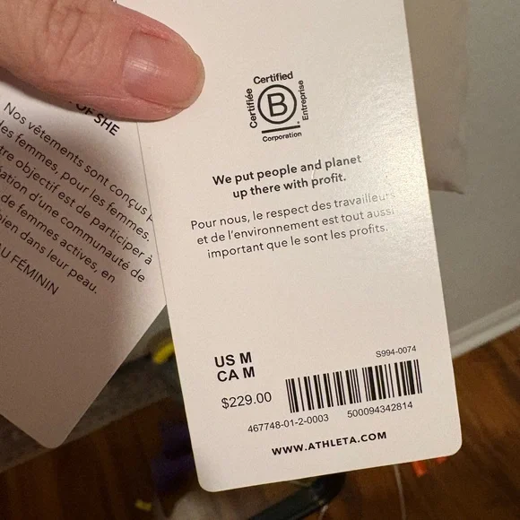 Athleta women’s cascade down vest. NWT